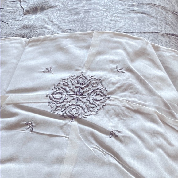 Madison Park Malia Embroidered 5-Pc. Comforter Set King - Picture 5 of 8